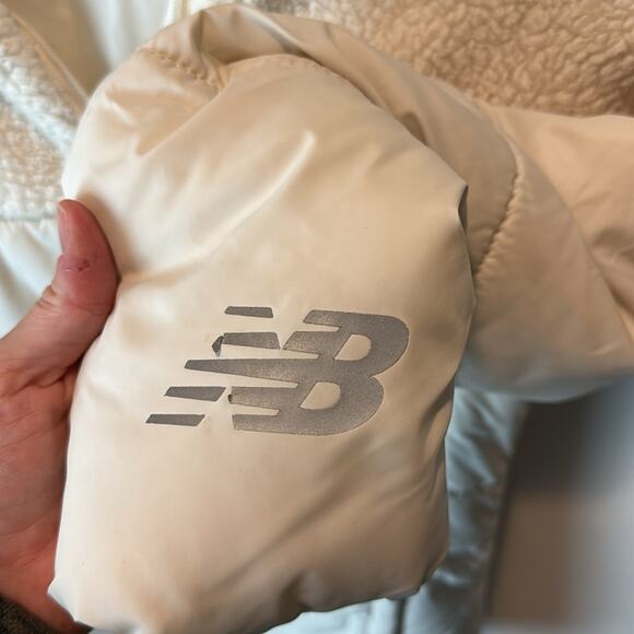 New Balance Jacket - Women's Small - Picture 5 of 6